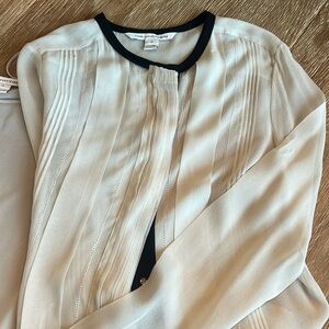 DIANE VON FURSTENBERG “URSULA” silk pleated blouse, w/matching camisole, size 10